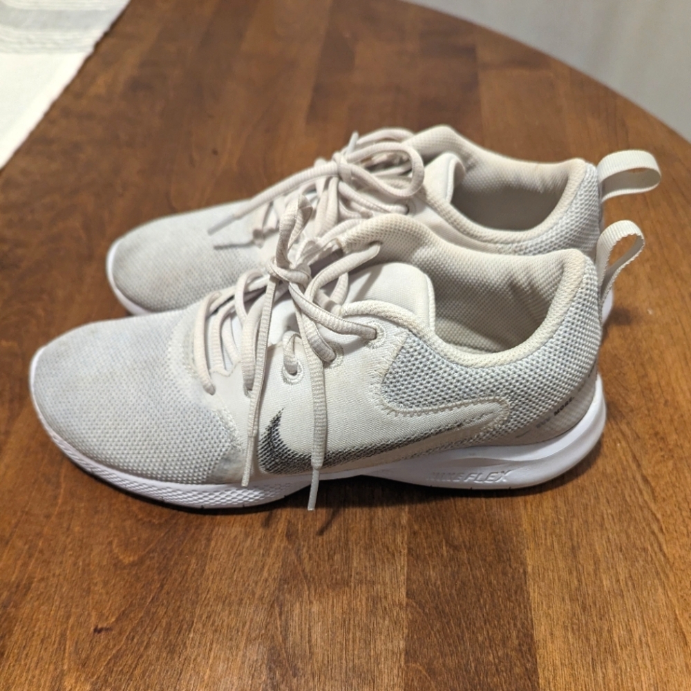 2/$15 Nike Flex runners